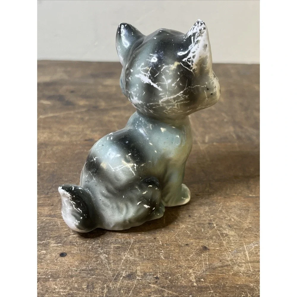 Lot Of 3 Vintage Kitten Cat Figurines Cute Kitsch Sleeping, Yarn, Sitting